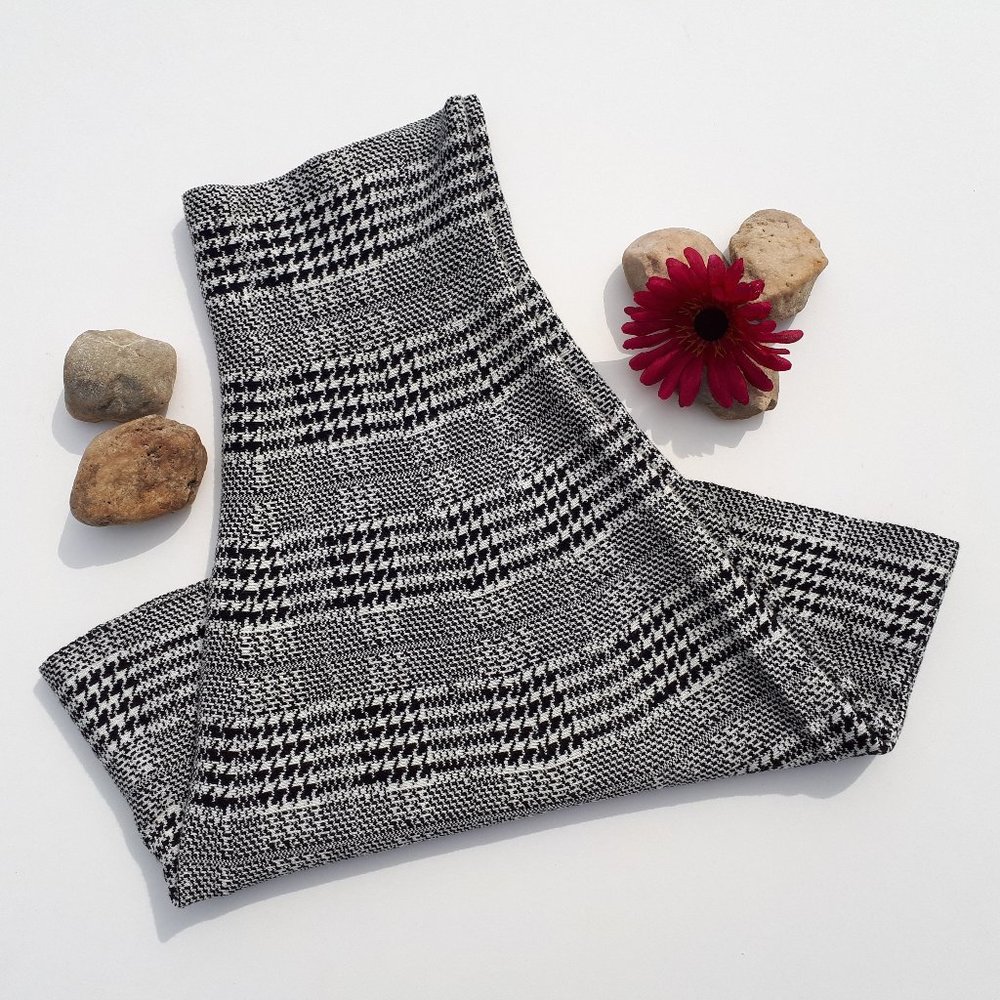 NWOT MAX STUDIO Fit & Flare Houndstooth Knit Skirt - Picture 9 of 16